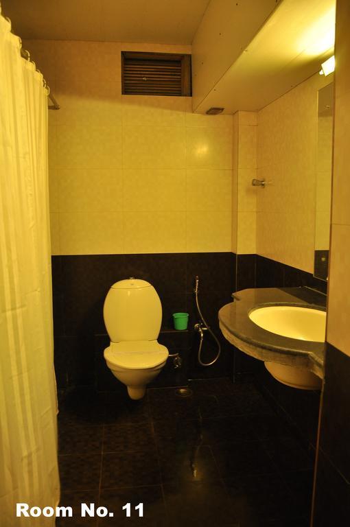 Hotel Golden Deluxe Jaipur Buitenkant foto